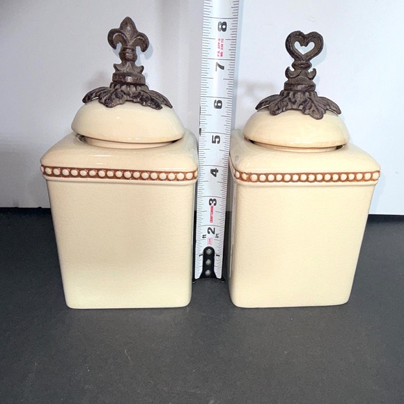 Gracious Goods GG Hope, Love Acanthus Leaf Ceramic Canister Set of 2 with Lids - Picture 8 of 14